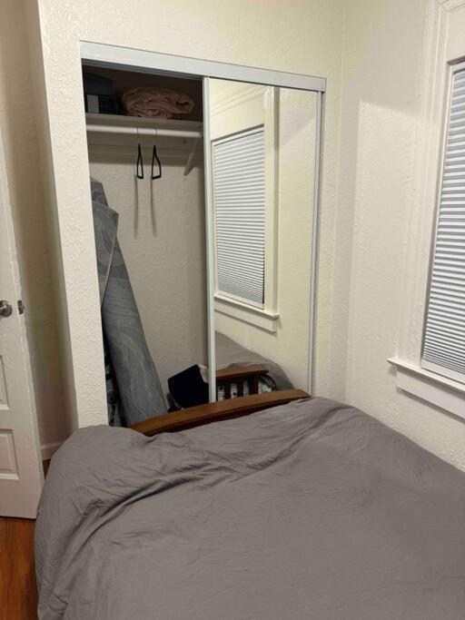 Bumblebee House Appartement Oakland Buitenkant foto